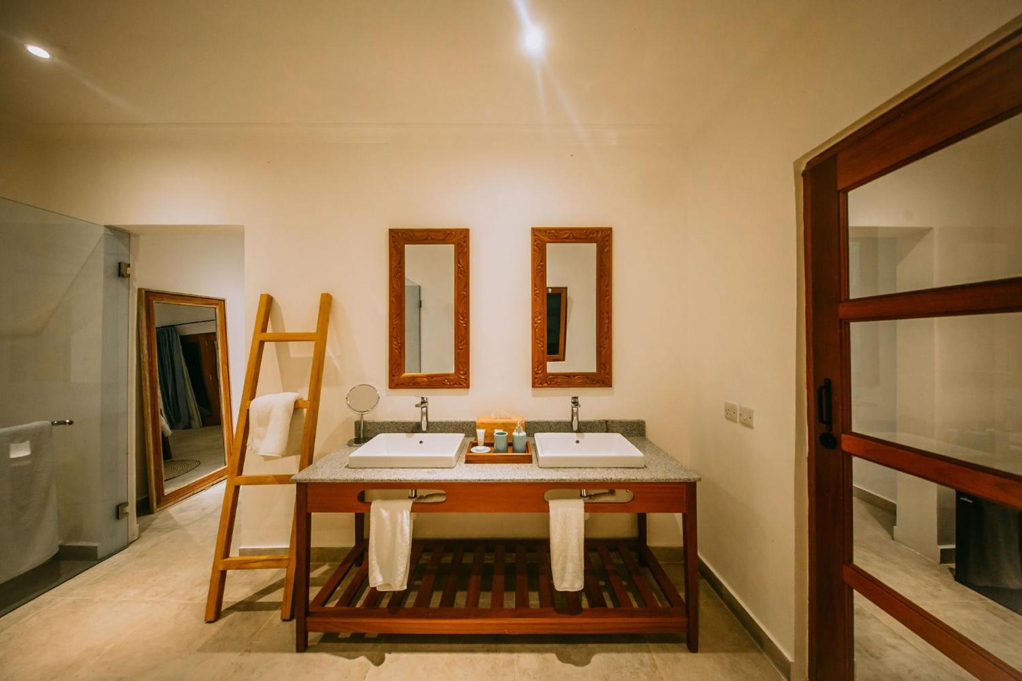 Kivuli Beach Resort Paje Exterior photo